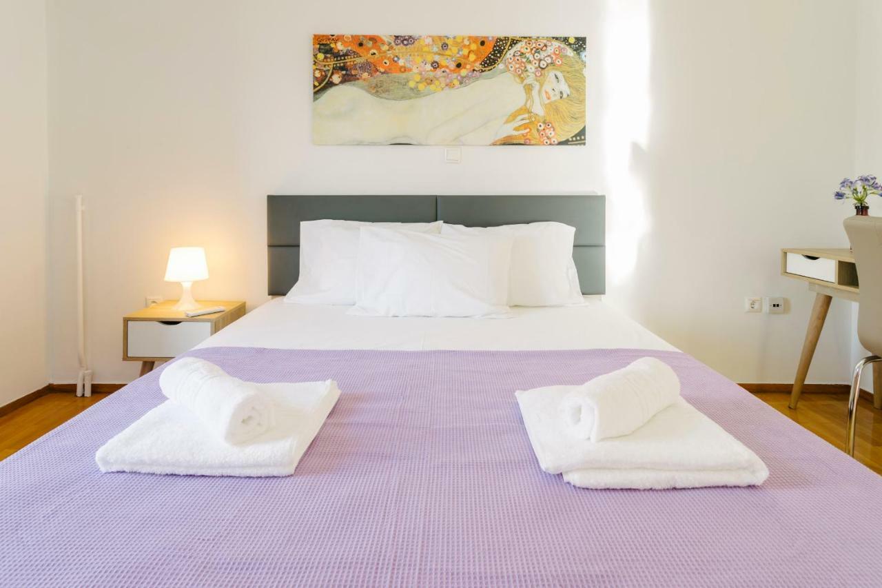 Bright 2 Bedrooms Apt. In The Heart Of Athens W Stunning Views To Acropolis Extérieur photo